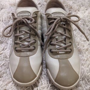 Women's bowling shoes